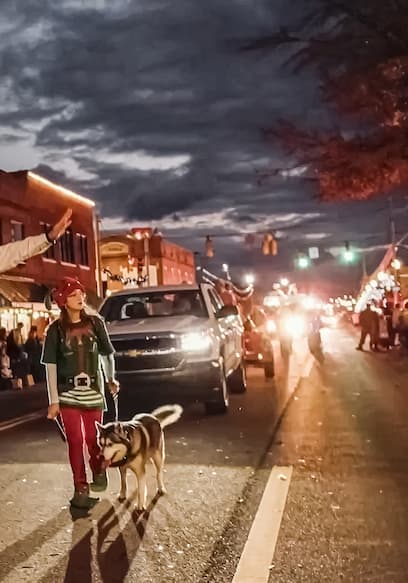 S01:E11 - A Small Town Christmas poster