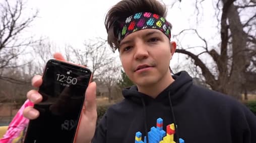 S01:E07 Preston Unspeakable Lego House Battle