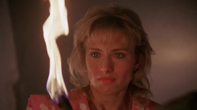 S01:E01 - Macgyver Pilot