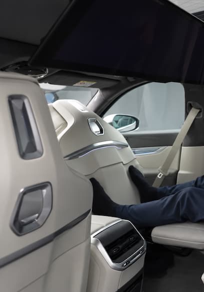 S01:E18 - BMW i7: Luxury EV With a 31-Inch 8K Theater Screen poster