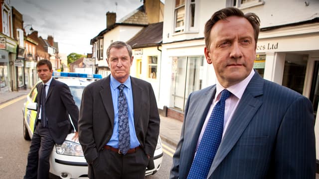 S13:E02 - The Made-to-Measure Murders