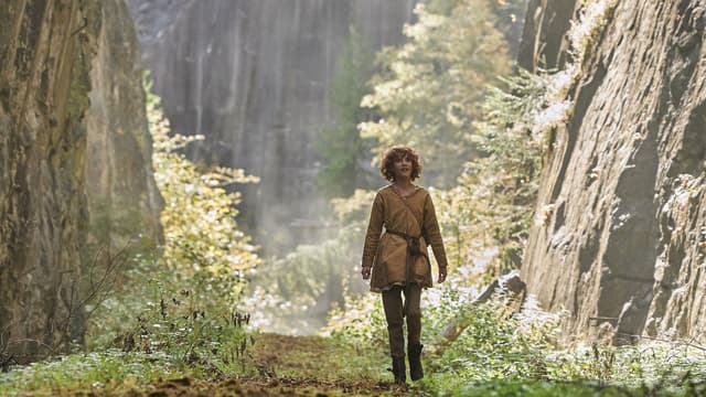 S01:E01 - One Eye to the Sky