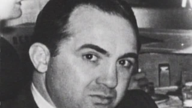 S01:E09 - Mickey Cohen: Hoodlum With a Hear