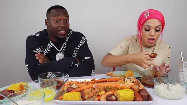 S01:E24 - Almost Lost Our Baby