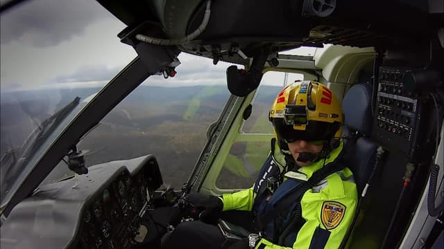 Watch Air Rescue S03:E04 - Episode 4 - Free TV Shows | Tubi