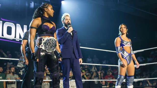 S01:E33 - WWE EVOLVE: Succession