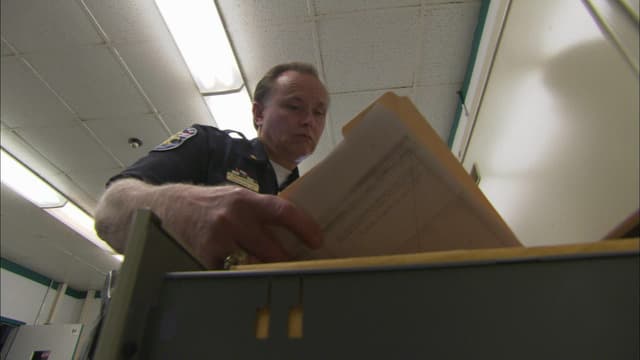 S06:E04 - The Taunt / Death in Deadwood