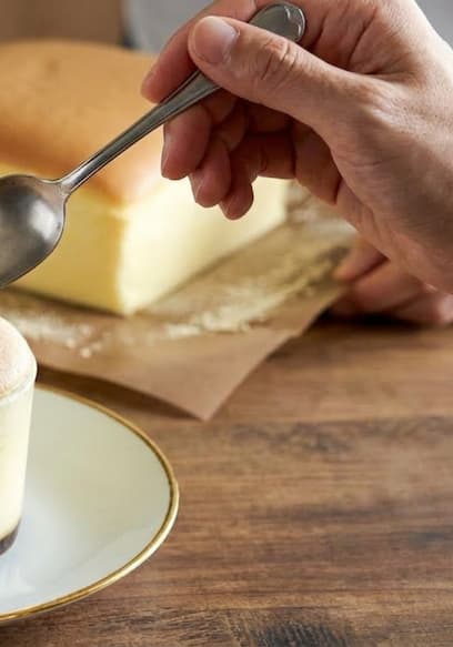S01:E01 - Castella Duo: Taiwanese Castella Cake & Castella Creme Caramel poster