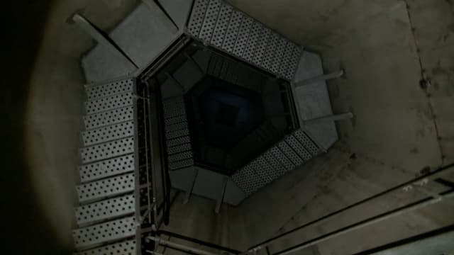 S01:E06 - Episode 6