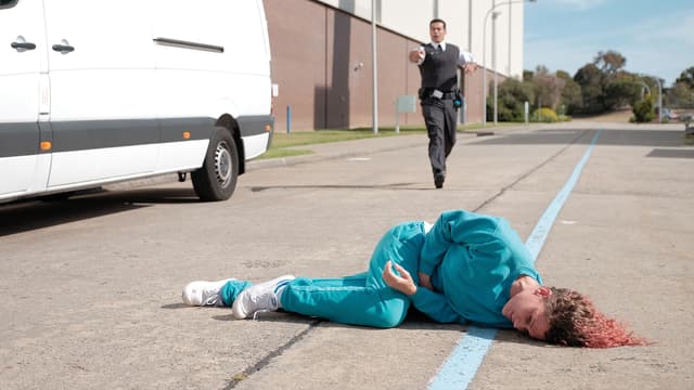 S04:E12 - Seeing Red