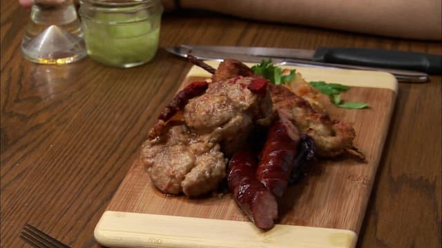 S02:E03 - Hungary for Love