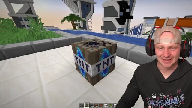 S02:É03 - S02:E03 - Strange TNT / Minecraft Hacks