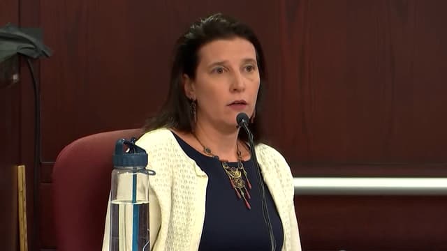 S01:E04 - Victim Testifies