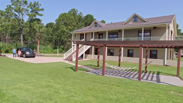 S02:E13 - Destin, Florida, House Hunt