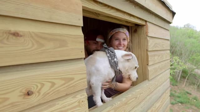 S03:E14 - Tiny Island Living