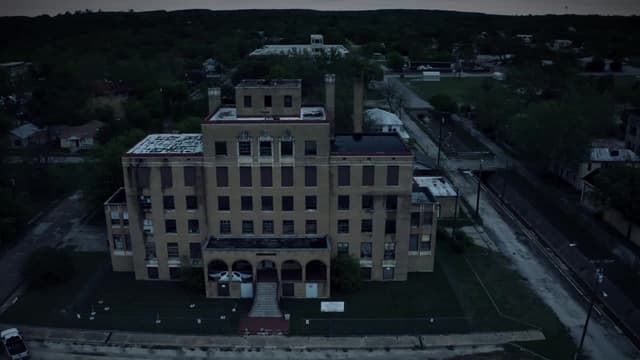 S03:E10 - Old Nazareth Hospital