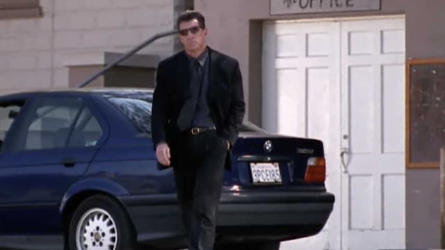 S01:E02 - Keys to the Highway