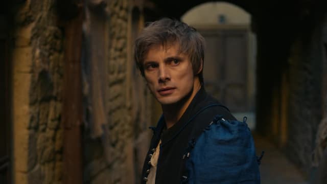 S02:E01 - Old Scores