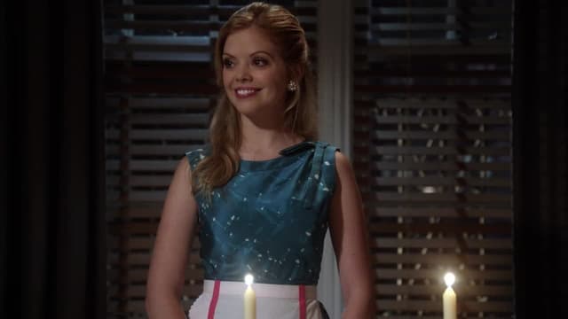 S02:E10 - Mean Girls...