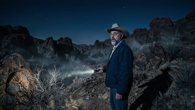S01:E01 - Ghosts of the Border