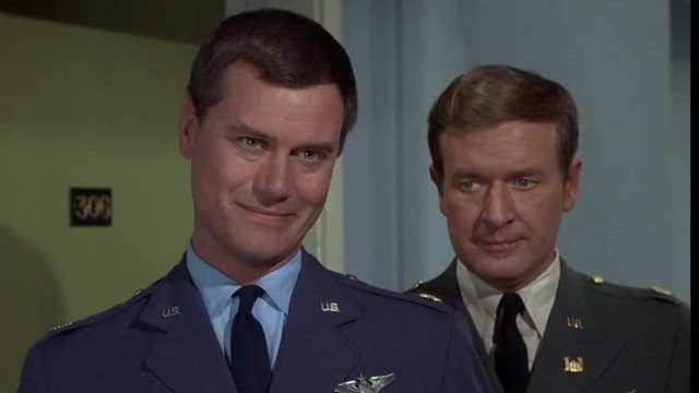 S03:E08 - Who Are You Calling a Genie?