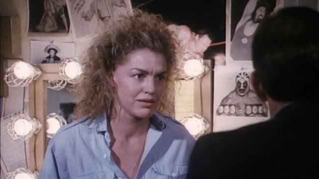 S01:É53 - S01:E53 - Strangle Hold
