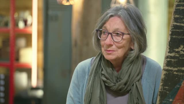 S08:E41 - Ukrainian Painting, Kayak, Cavern Calendar