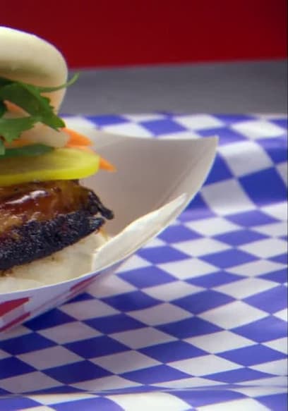 S02:E07 - Shine Cafe, Banh Mi Boys, Smoke & Spice Southern Barbeque poster