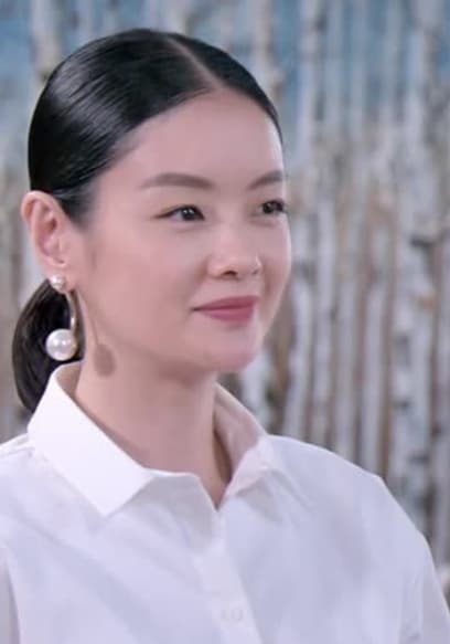 S01:E01 - Victoria Is an Industry Leader poster