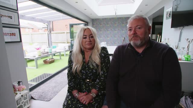 S01:E21 - Ashley and Duncan