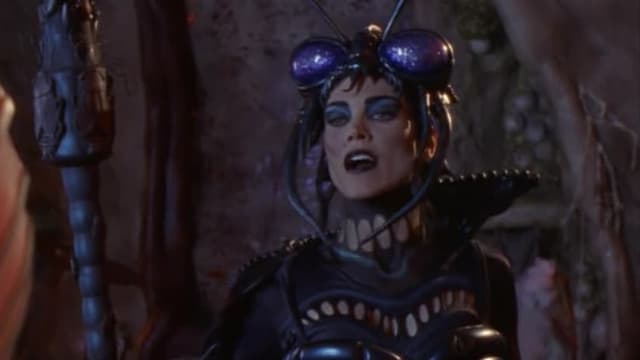 S07:E21 - Heir to the Throne