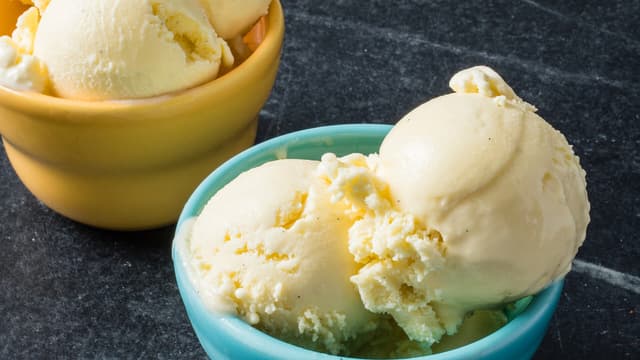 S12:E16 - Cool and Creamy Desserts