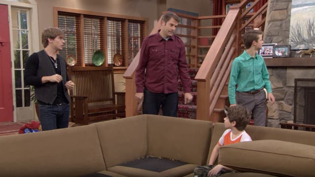 S02:E17 - Climbing the Wally With Boys