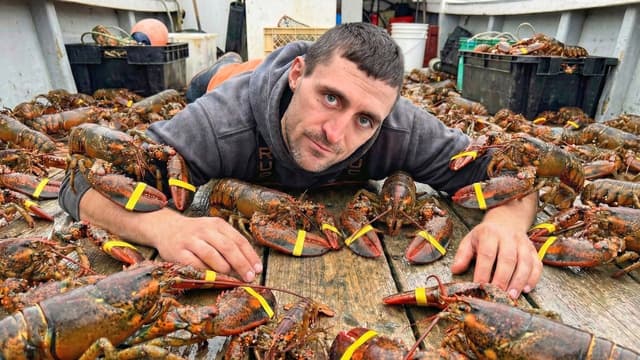 S01:E05 - The Harsh Reality of Lobster Fishing