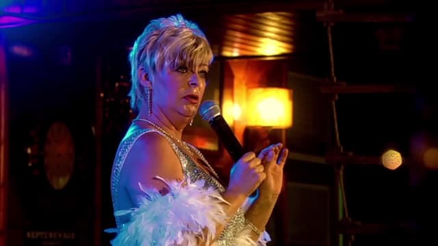 S01:E01 - Hello Benidorm