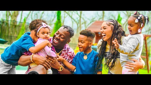 S04:E14 - The Prince Family Intro