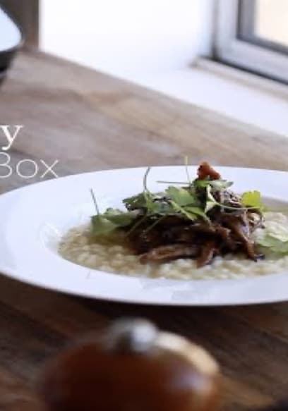 S01:E04 - Holiday Turkey Outside the Box With Foodsaver & Holiday Pot Roast poster