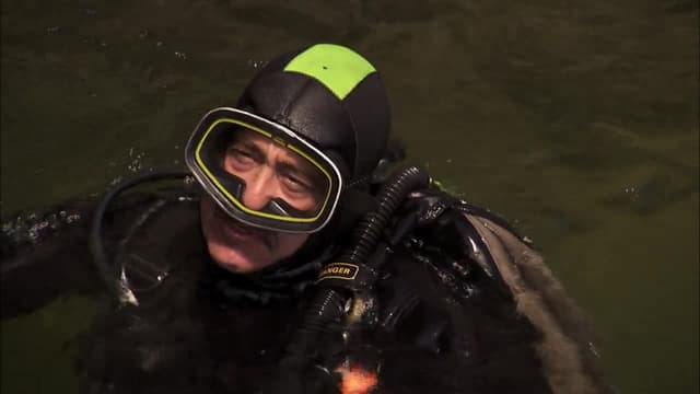 S01:E09 - Sea Monsters