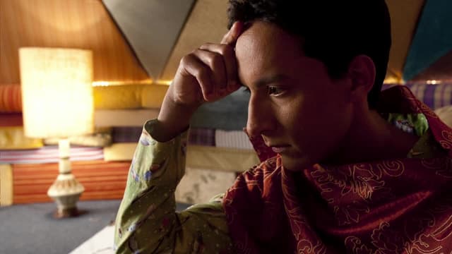 S03:E14 - Pillows and Blankets