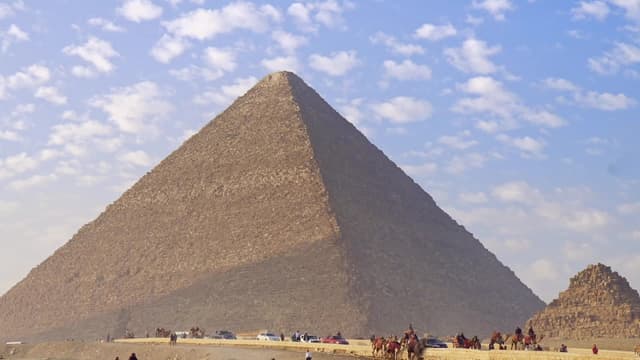 S04:E10 - The Puzzling Pyramids of Egypt