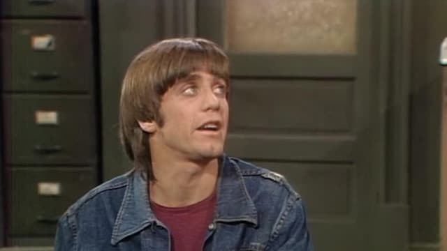 S03:E18 - Moonlighting