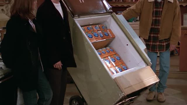 S03:E19 - Two Weddings and a Funeral for a Refrigerator