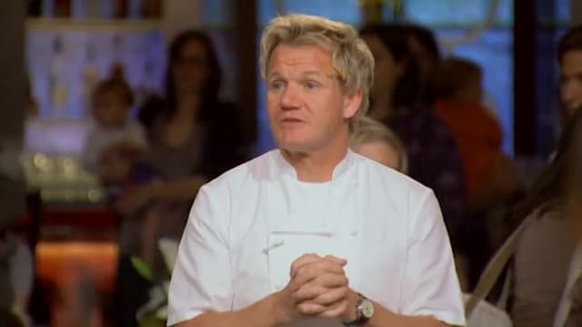 S09:E03 - 15 Chefs Compete