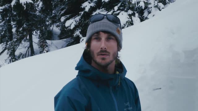 S01:E01 - Avalanche