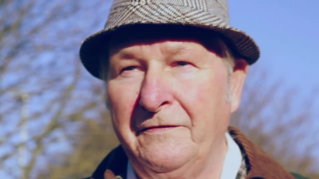 S01:E02 - Daddy's Boy