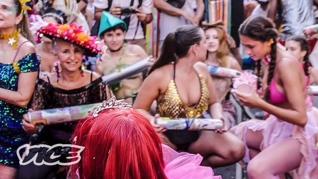 S01:E03 - On the Streets of Rio for the World's Wildest Carnival