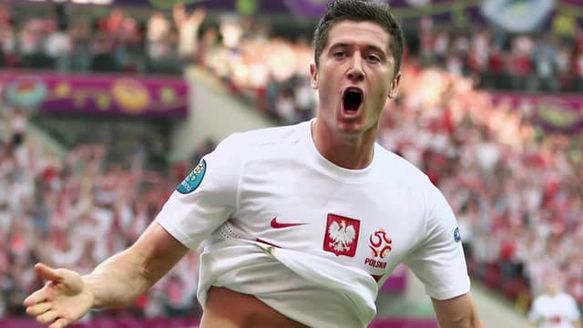 S01:E31 - Football Stars | Lewandowski Hace Olas