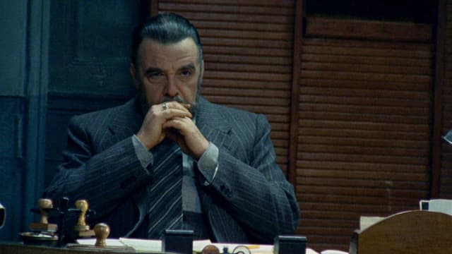 S01:E05 - Black Market (November 7, 1940)