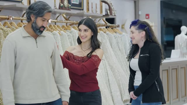 S06:E06 - Bride's Custom Lehenga Is Ready, but Now Shes Second-Guessing
