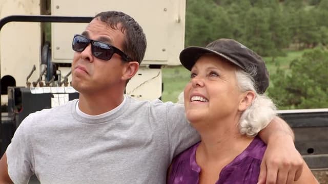 S04:E08 - Underground Living